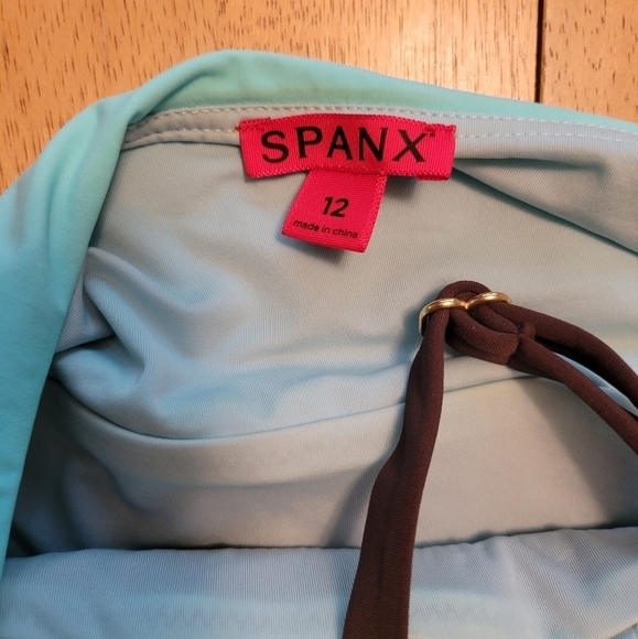 Spanx Women's Blue & Black Smocked Removable Strap Swim Tankini Size 12 - Picture 3 of 5
